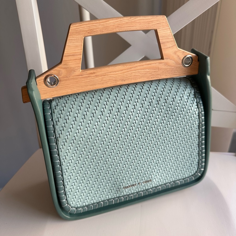 *SOLD* NWOT Charles & Keith Woven Wood Effect Top Handle Crossbody Bag MintGreen - Picture 4 of 16